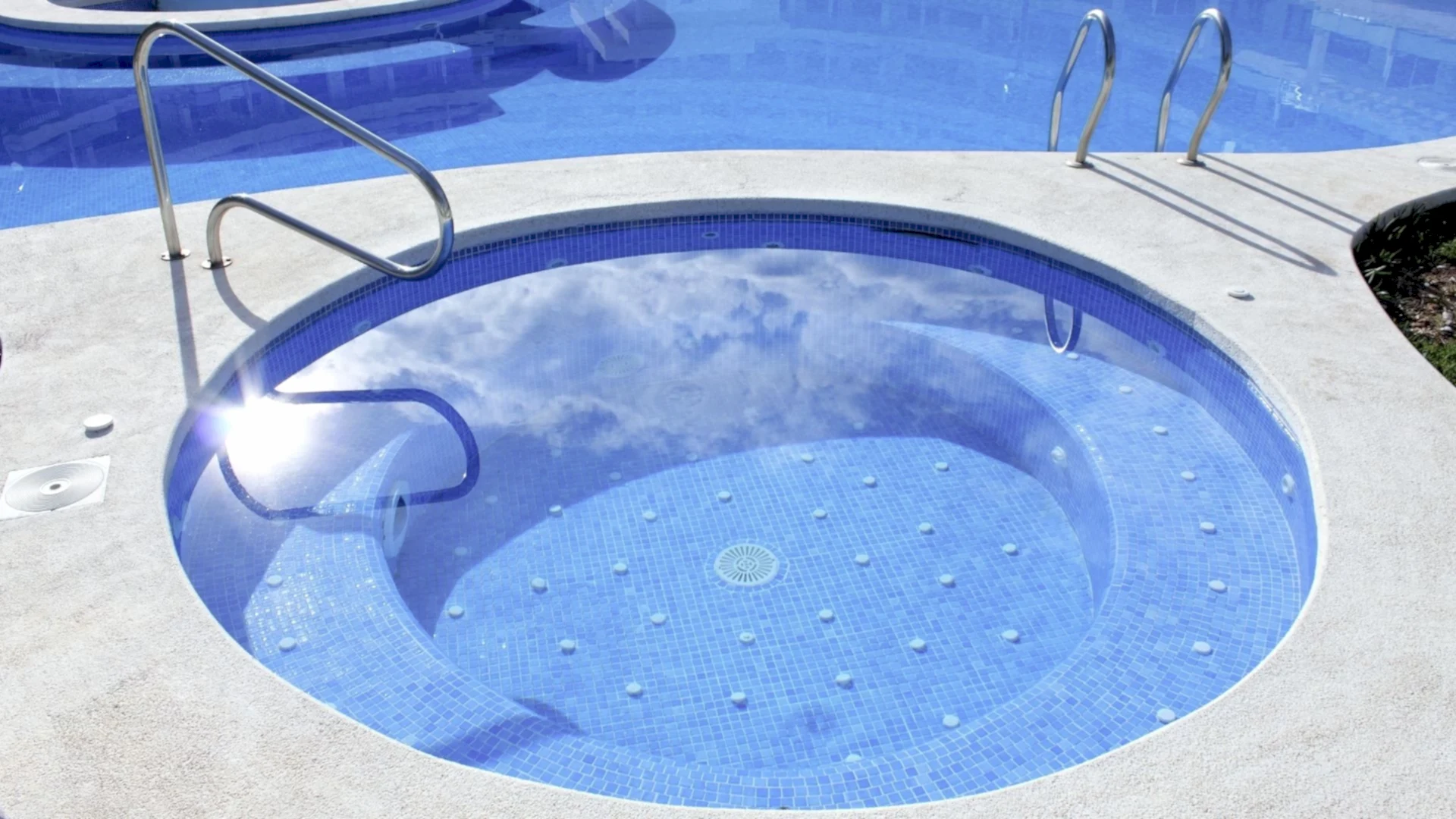 Masaj Havuzu & Jakuzi